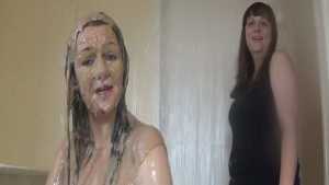 emma-covered-in-chocolate-cake-batter_3.