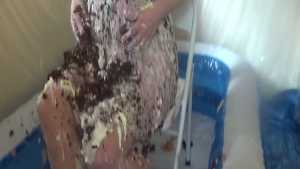 emma-gets-her-just-desserts_17.jpg
