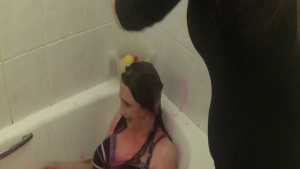 kim-gets-gunged-by-her-younger-sister-bi