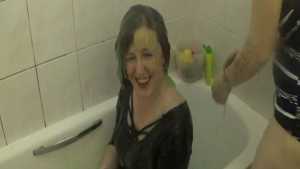 kim-gets-her-revenge-on-billie_10.jpg