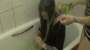 kim-gets-her-revenge-on-billie_7.jpg