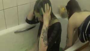 kim-gets-her-revenge-on-billie_9.jpg